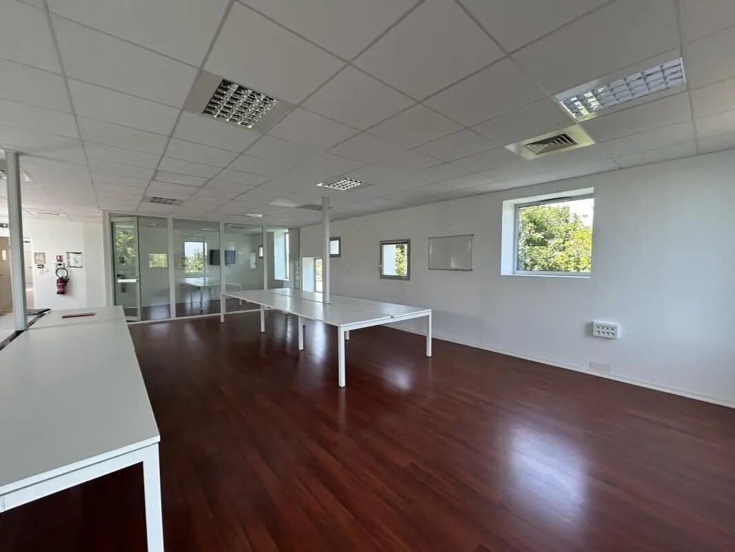 Bureau dans Saint-Nazaire à louer Photo de l’immeuble– Image 1 sur 11