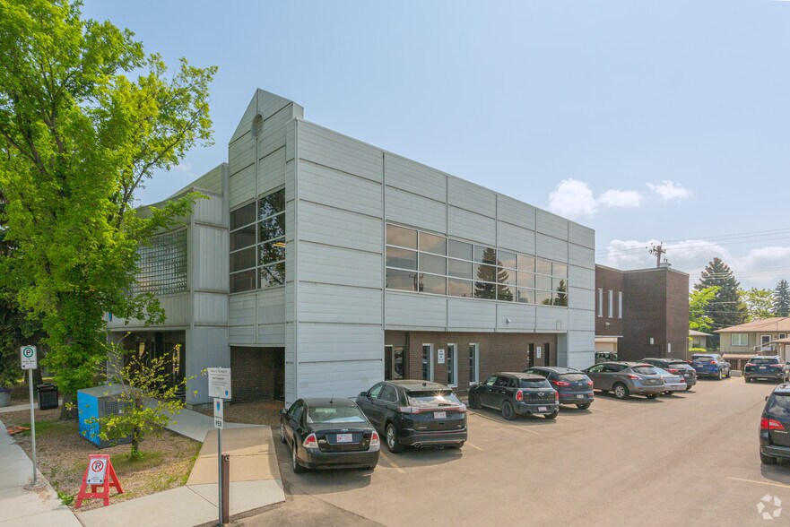Princess Elizabeth Ave Office Properties portefeuille de 3 biens à vendre sur LoopNet.fr - Photo principale – Image 2 sur 3