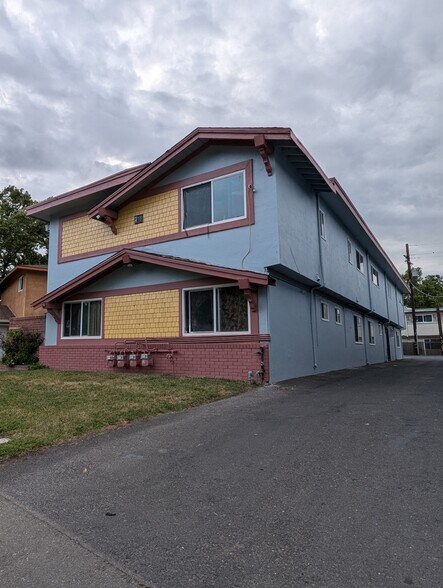 215 Coventry Dr, Stockton, CA à vendre - Photo de l’immeuble – Image 2 sur 12