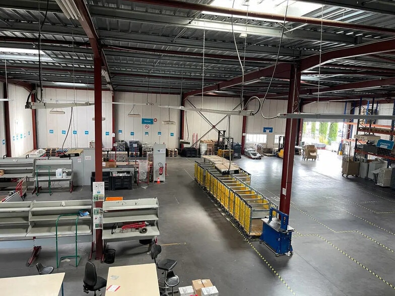 Local d’activités dans Marseille à louer - Photo intérieure – Image 2 sur 13