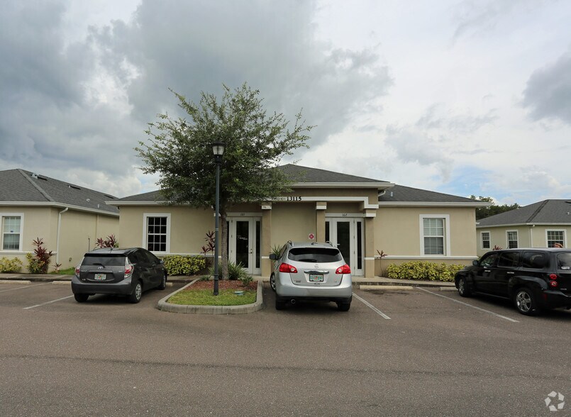 13115 Linebaugh Ave, Tampa, FL à louer - Photo de l’immeuble – Image 3 sur 13