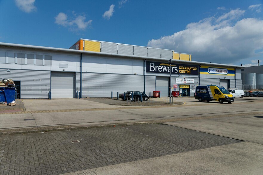 Edinburgh Way, Harlow à louer - Photo de l’immeuble – Image 2 sur 14