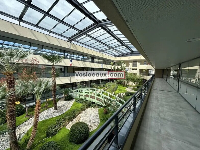 Bureau dans SOPHIA ANTIPOLIS à louer - Photo de l’immeuble – Image 3 sur 5