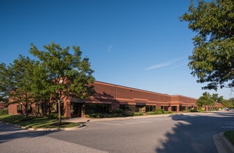 910 Cromwell Park Dr, Glen Burnie, MD à louer Photo intérieure– Image 1 sur 2