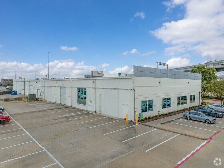15120 Northwest Fwy, Houston, TX à louer - Photo de l’immeuble – Image 3 sur 6