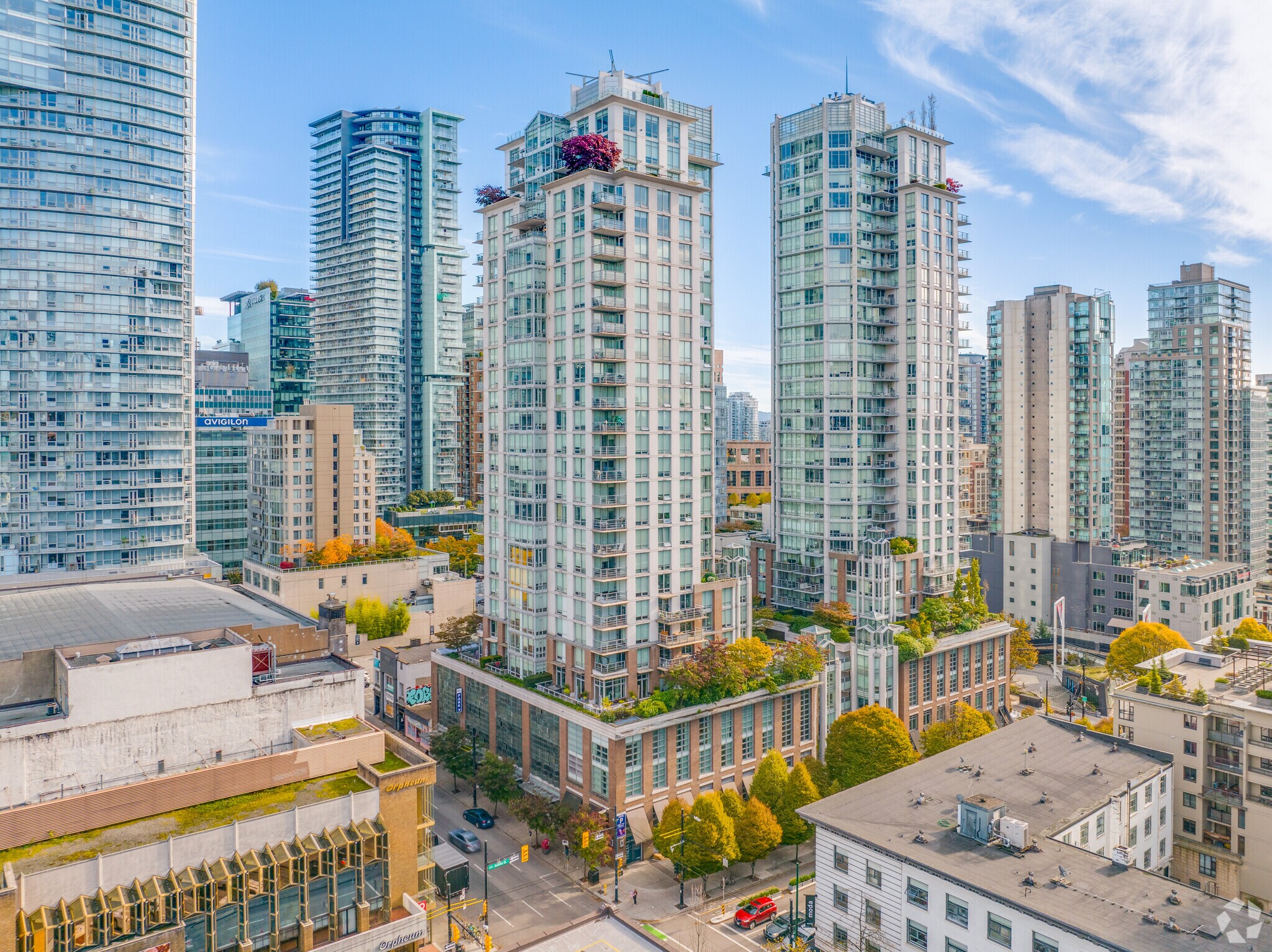 589-599 Smithe St, Vancouver, BC à louer Photo principale– Image 1 sur 10