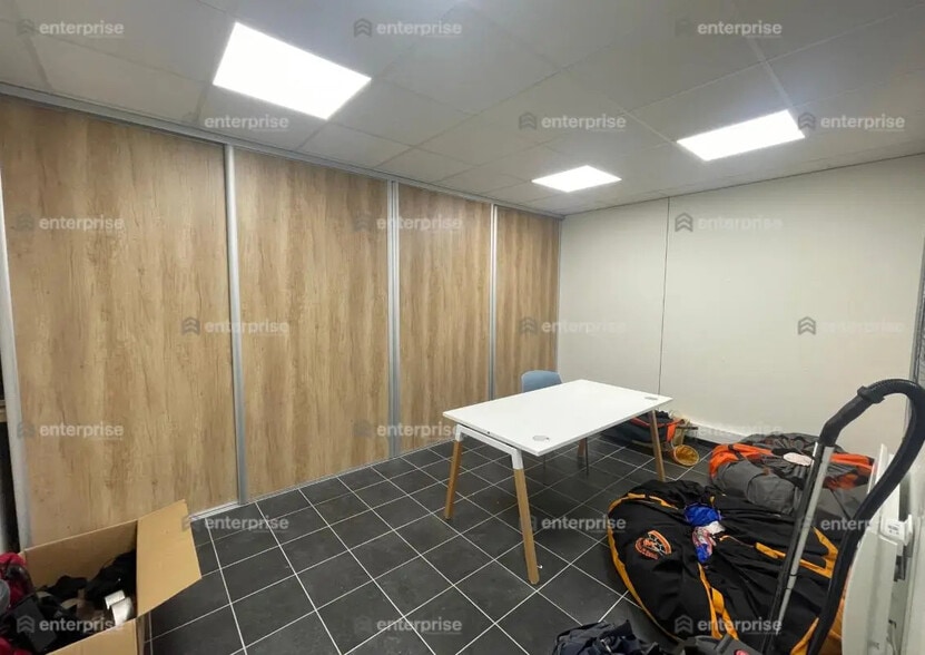 Industriel/Logistique dans Saint-Quentin à louer - Photo intérieure – Image 3 sur 4