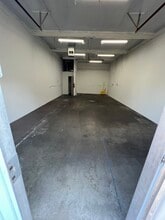 6023-6031 Reseda Blvd, Tarzana, CA à louer Photo intérieure– Image 2 sur 5