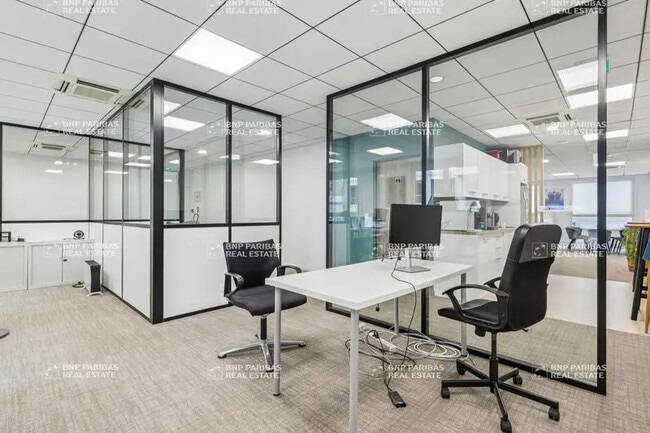 Plus de détails pour Bureau à louer