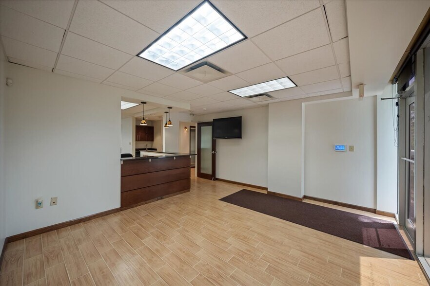 600 E 8th St, Kansas City, MO à louer - Photo de l’immeuble – Image 3 sur 20