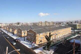 Plus de détails pour 1324 Paterson Plank Rd, Secaucus, NJ - Local commercial à louer