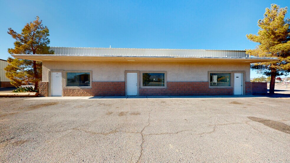 800 Margaret St, Pahrump, NV à louer - Photo de l’immeuble – Image 1 sur 16