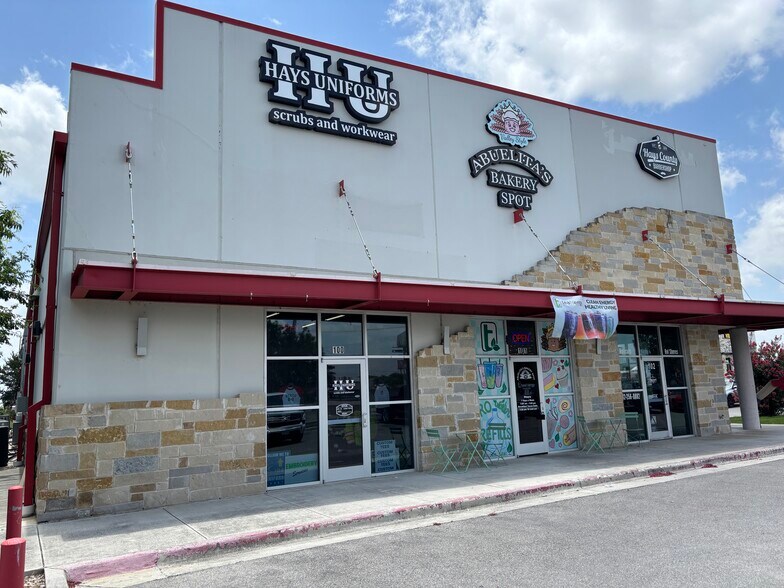 21511 Interstate 35, Kyle, TX à louer - Photo de l’immeuble – Image 2 sur 3
