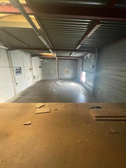 Local d'activités dans Sainte-Geneviève-des-Bois à vendre - Photo intérieure – Image 3 sur 7