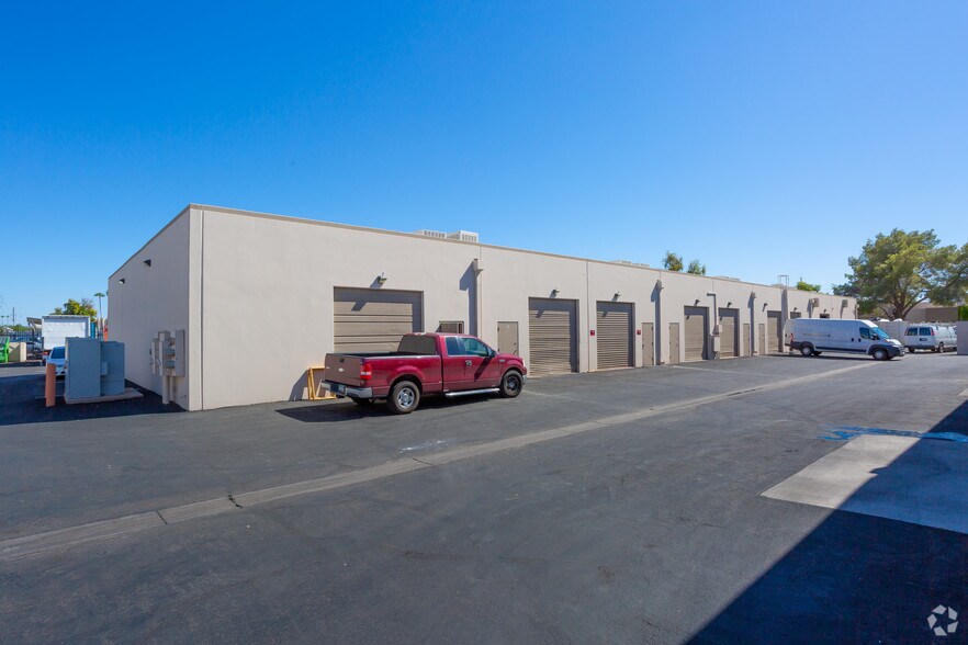 1730 W 10th Pl, Tempe, AZ à louer - Photo de l’immeuble – Image 3 sur 4