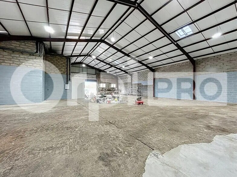 Industriel/Logistique dans Rochy-Condé à louer - Photo intérieure – Image 2 sur 5