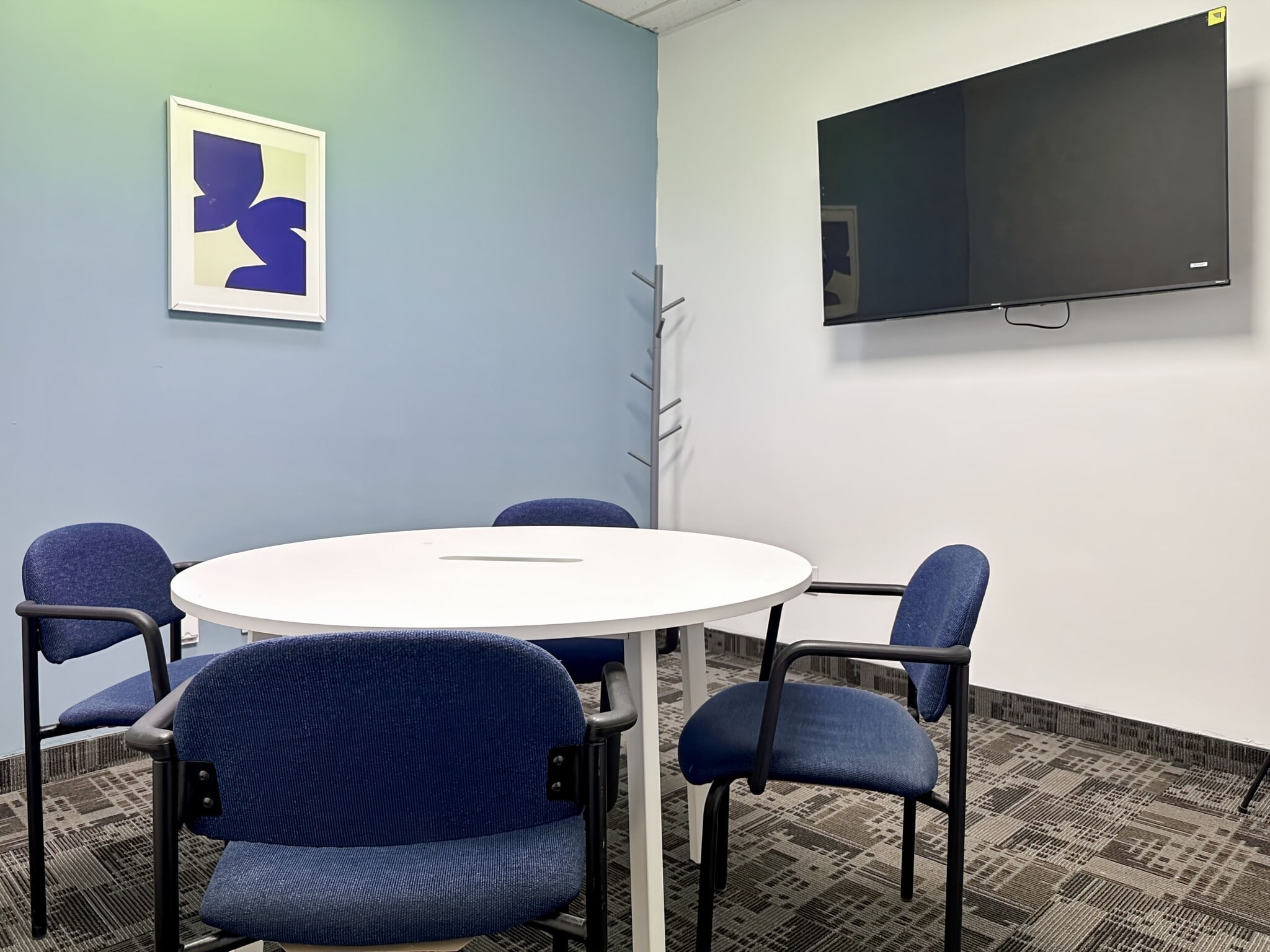 111 Simcoe St N, Oshawa, ON à louer Photo intérieure– Image 1 sur 11