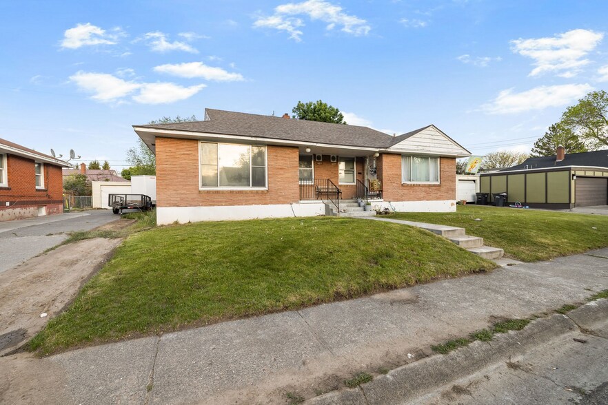 675-677 Holbrook Dr, Idaho Falls, ID à vendre - Photo principale – Image 1 sur 35