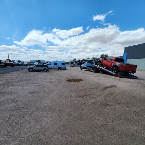 17141 N Dysart Rd, Surprise, AZ à louer - Photo de l’immeuble – Image 3 sur 6
