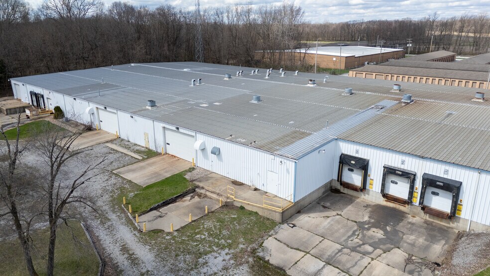 811 Commerce Dr, Kendallville, IN à vendre - Photo de l’immeuble – Image 3 sur 10
