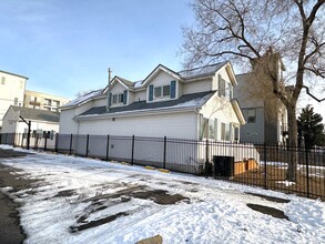 2168 S Birch St, Denver, CO à louer Photo de l’immeuble– Image 2 sur 10