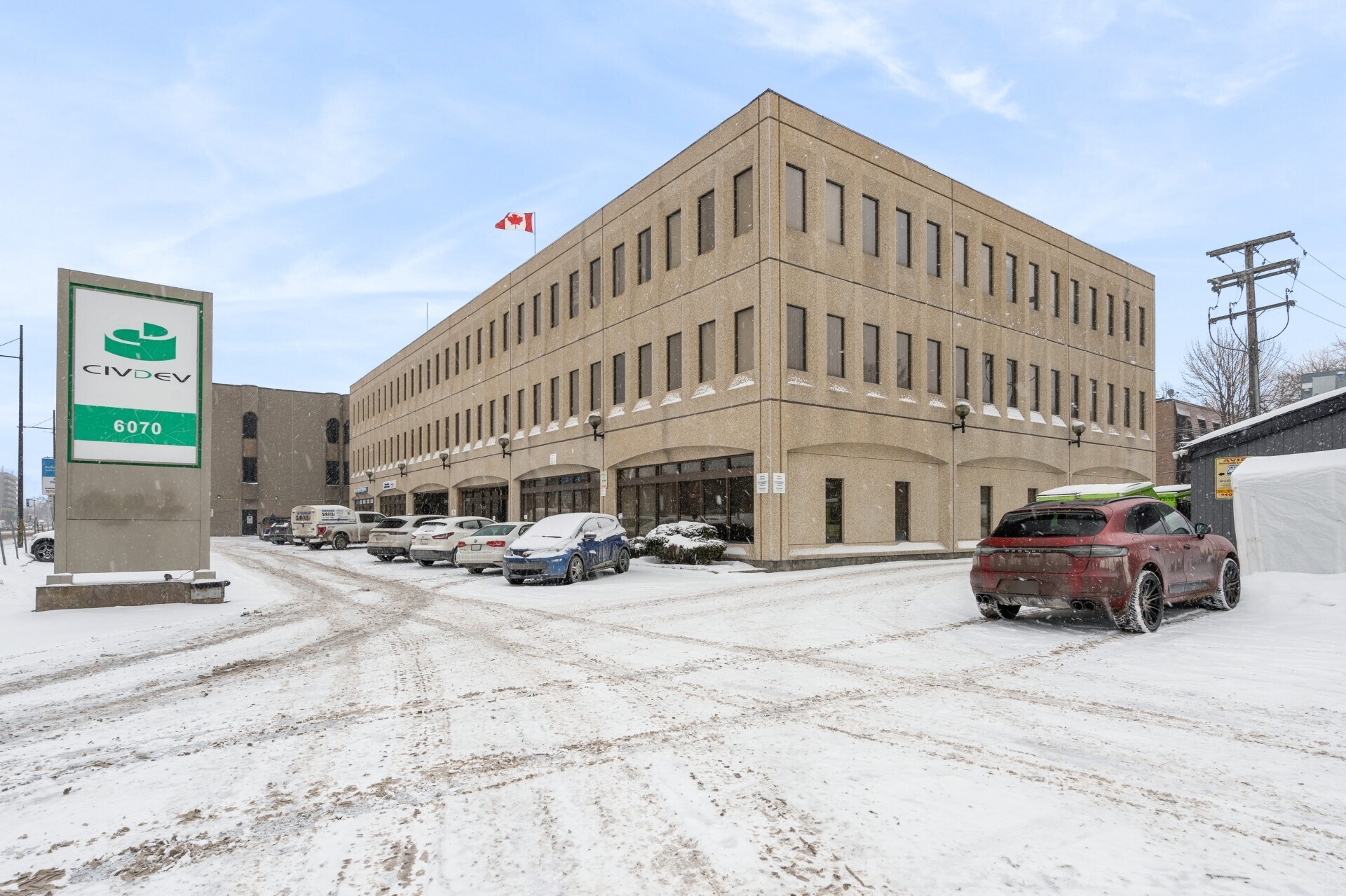 6068-6972A Rue Sherbrooke E, Montréal, QC à louer Photo de l’immeuble– Image 1 sur 2