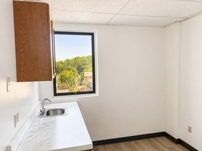 27 Hospital Ave, Danbury, CT à louer Photo intérieure– Image 1 sur 3