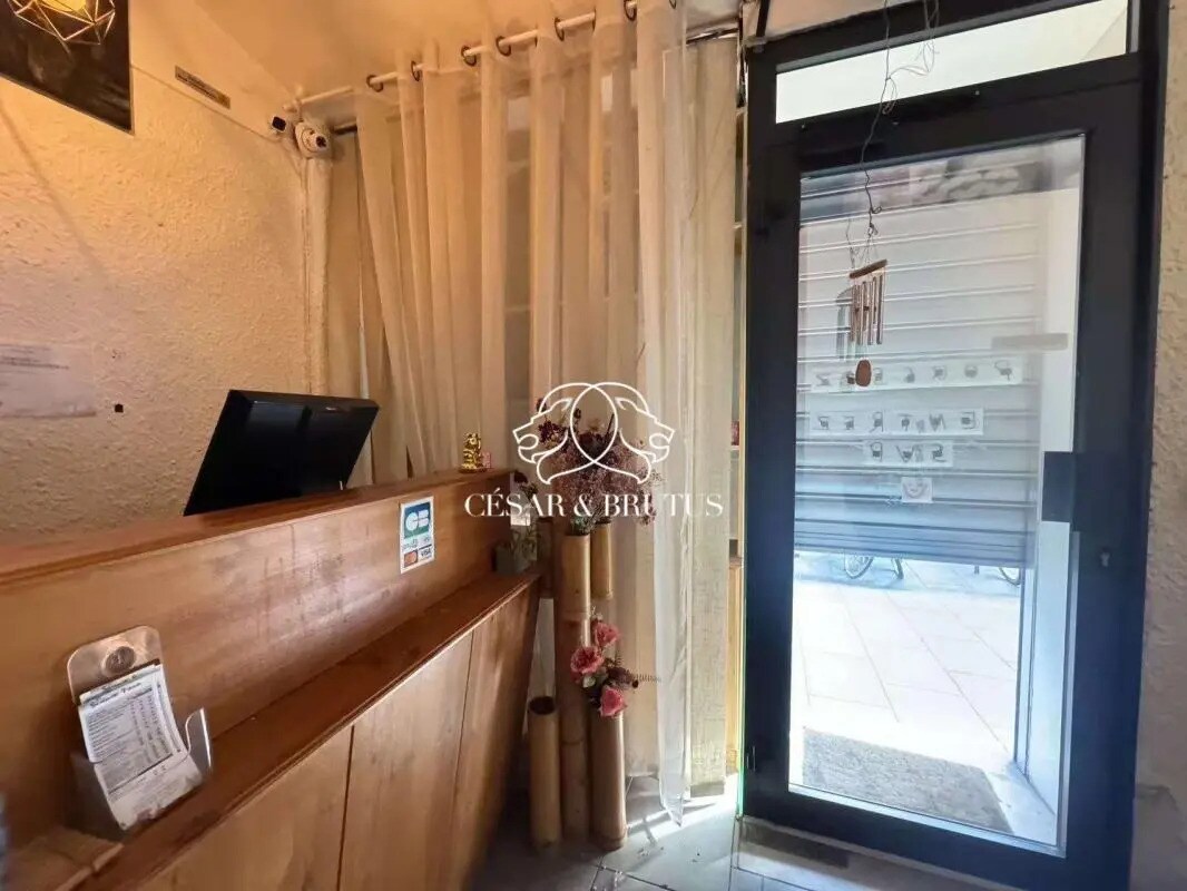 Bureau dans Grenoble à louer Hall d’entrée– Image 1 sur 6