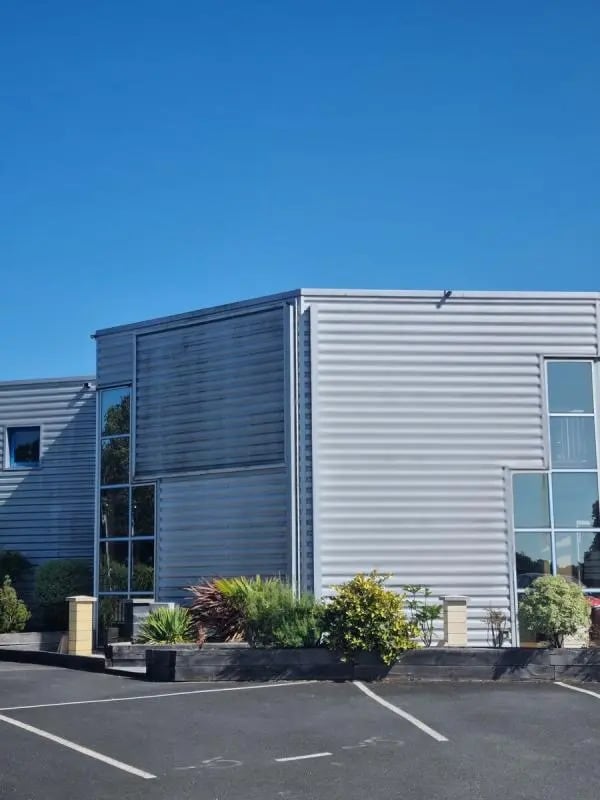 Local d’activités dans Couëron à louer Photo de l’immeuble– Image 1 sur 9