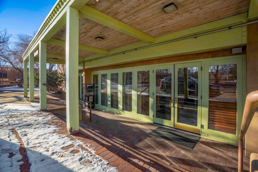 300 Paseo De Peralta, Santa Fe, NM à vendre - Photo de l’immeuble – Image 3 sur 22