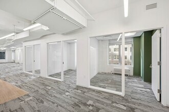 1674 Broadway, New York, NY à louer Photo intérieure– Image 2 sur 5