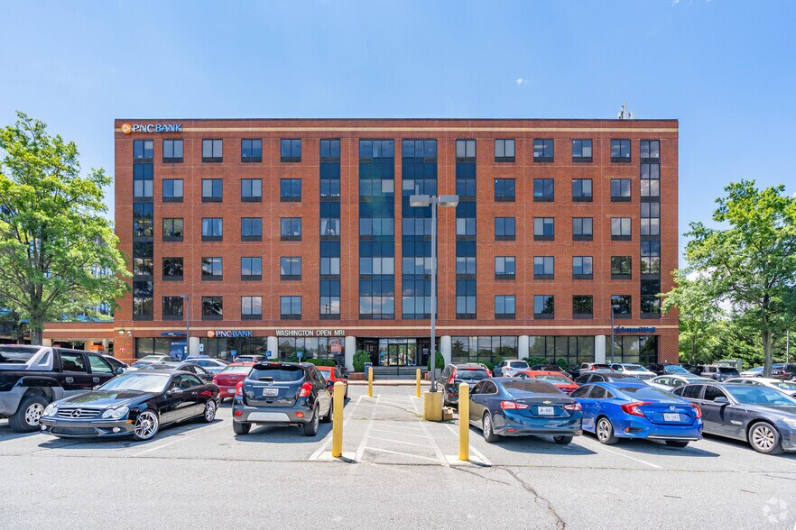 6196 Oxon Hill Rd, Oxon Hill, MD à louer - Photo principale – Image 1 sur 16