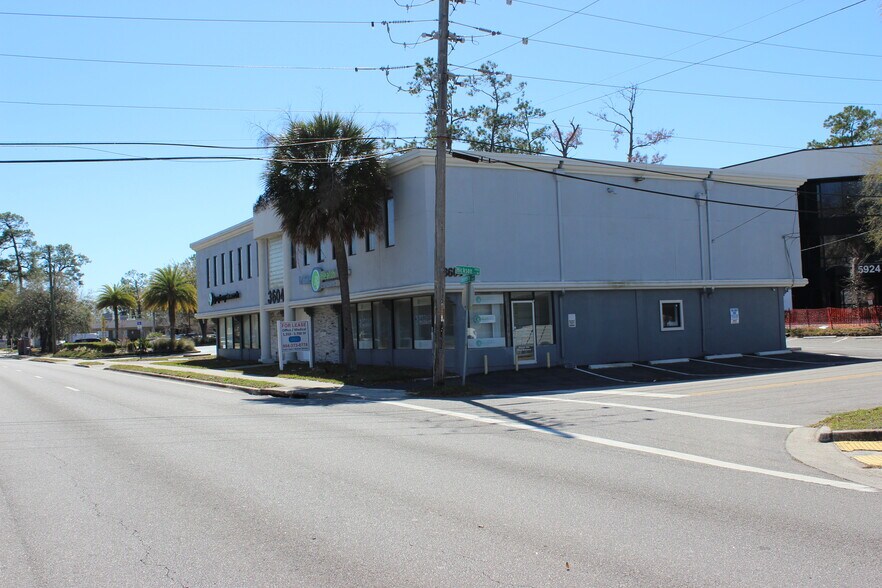 3604 University Blvd S, Jacksonville, FL à louer - Photo de l’immeuble – Image 2 sur 7