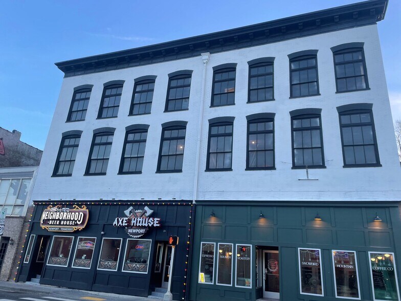 237 E Broadway, Newport, TN à louer - Photo principale – Image 1 sur 4