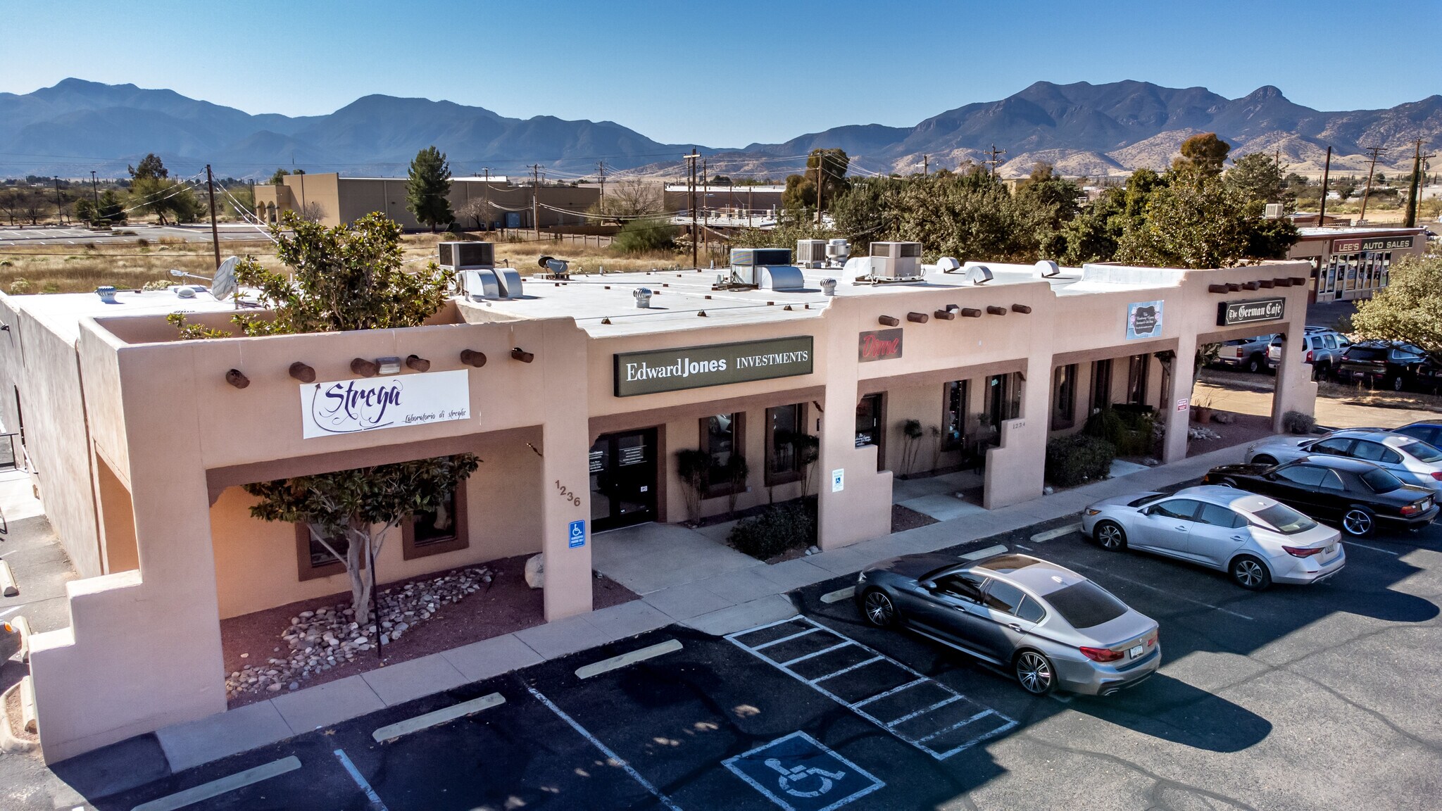 1232-1236 E Fry blvd, Sierra Vista, AZ à louer Photo principale– Image 1 sur 13