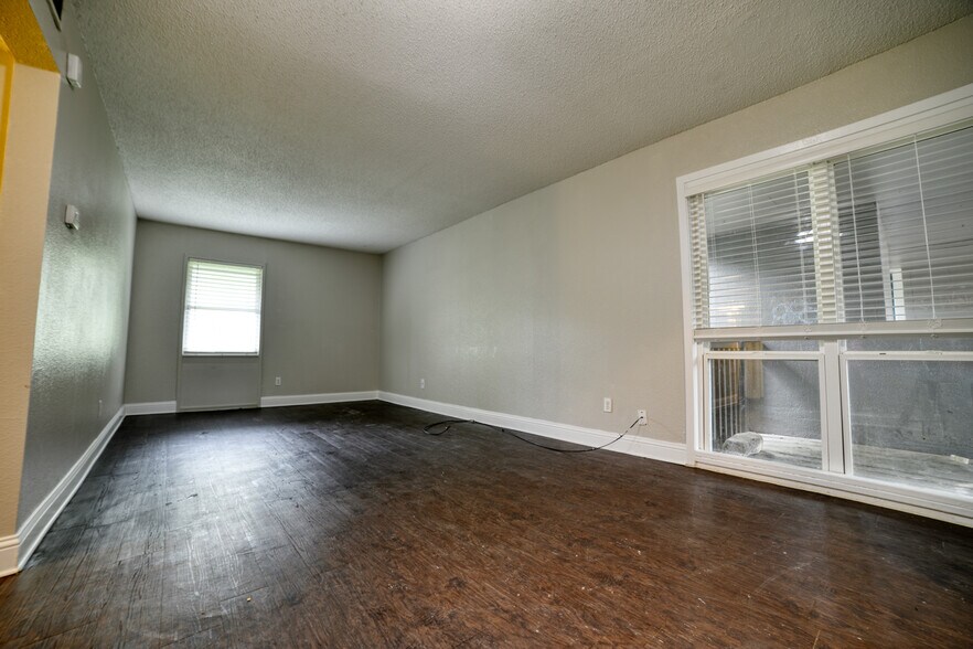 826 S Travis St, Sherman, TX à vendre - Photo intérieure – Image 3 sur 18