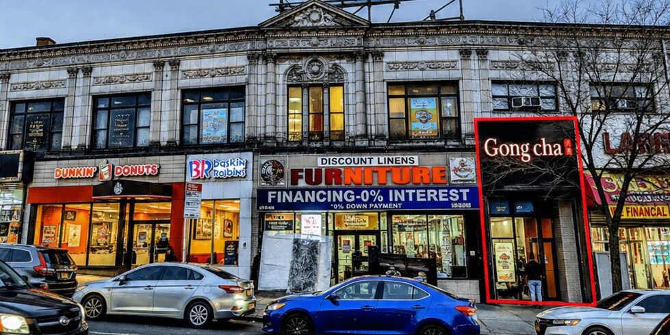 327 E Fordham Rd, Bronx, NY à louer Photo de l’immeuble– Image 1 sur 3