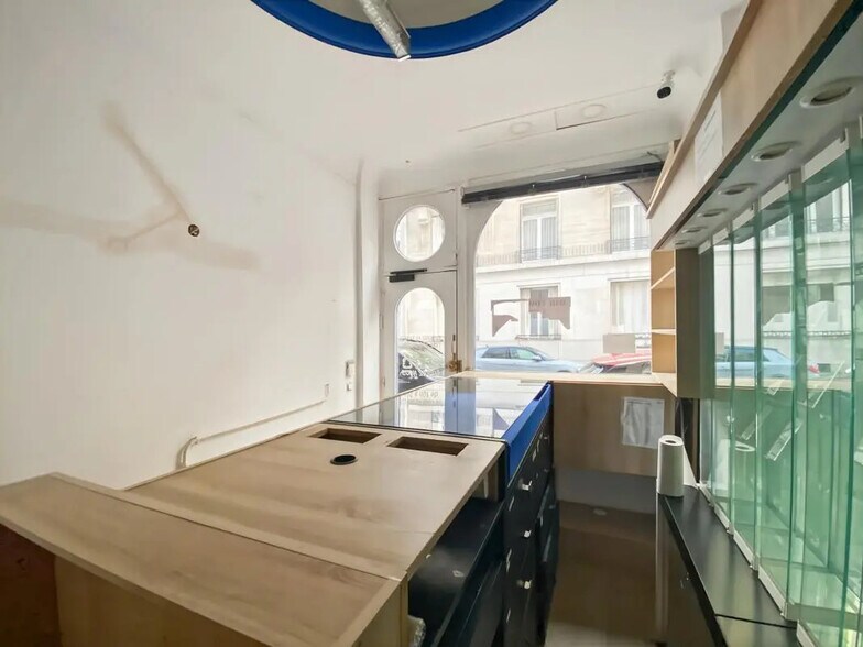 Local commercial dans Paris à louer - Photo intérieure – Image 1 sur 5