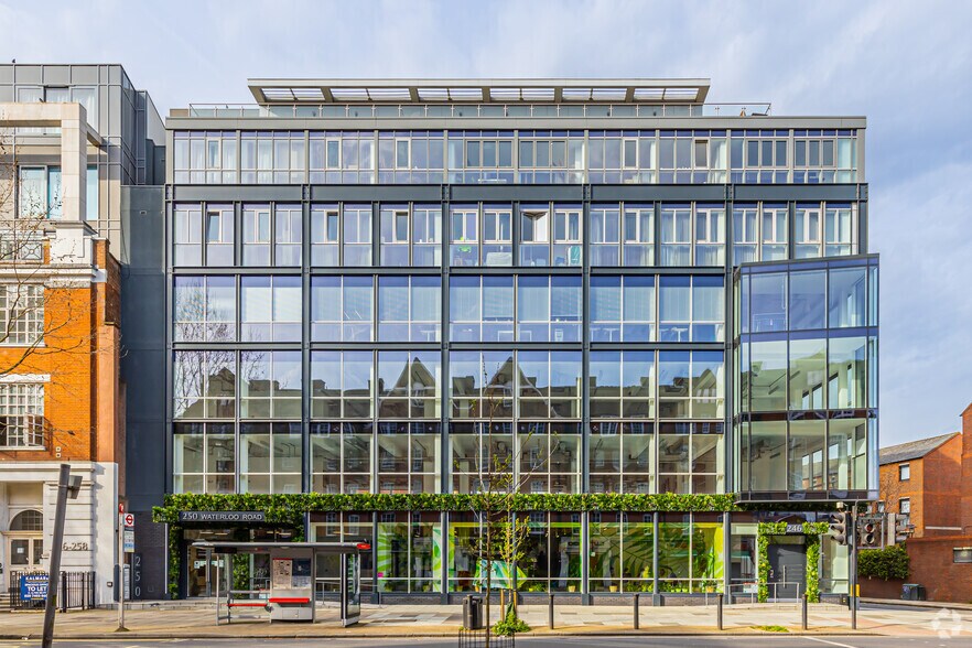 250 Waterloo Rd, Londres à louer - Photo de l’immeuble – Image 2 sur 4