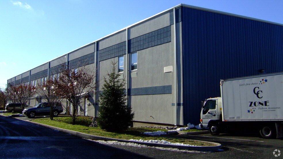 78-82 Henry St, Secaucus, NJ à louer - Photo de l’immeuble – Image 2 sur 7