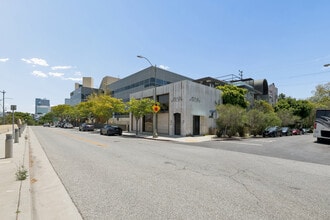 1800-1808 Thayer Ave, Los Angeles, CA à louer Photo intérieure– Image 2 sur 13