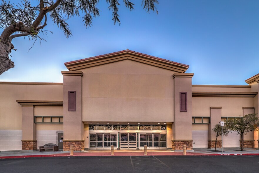 6980 N 5th St, North Las Vegas, NV à louer - Photo de l’immeuble – Image 2 sur 7