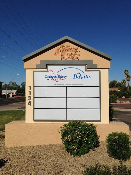 1134 E University Dr, Mesa, AZ à louer - Photo de l’immeuble – Image 2 sur 4