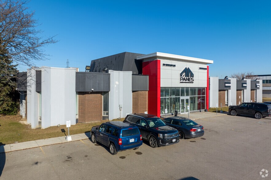 90 Ronson Dr, Toronto, ON à louer - Photo principale – Image 1 sur 2