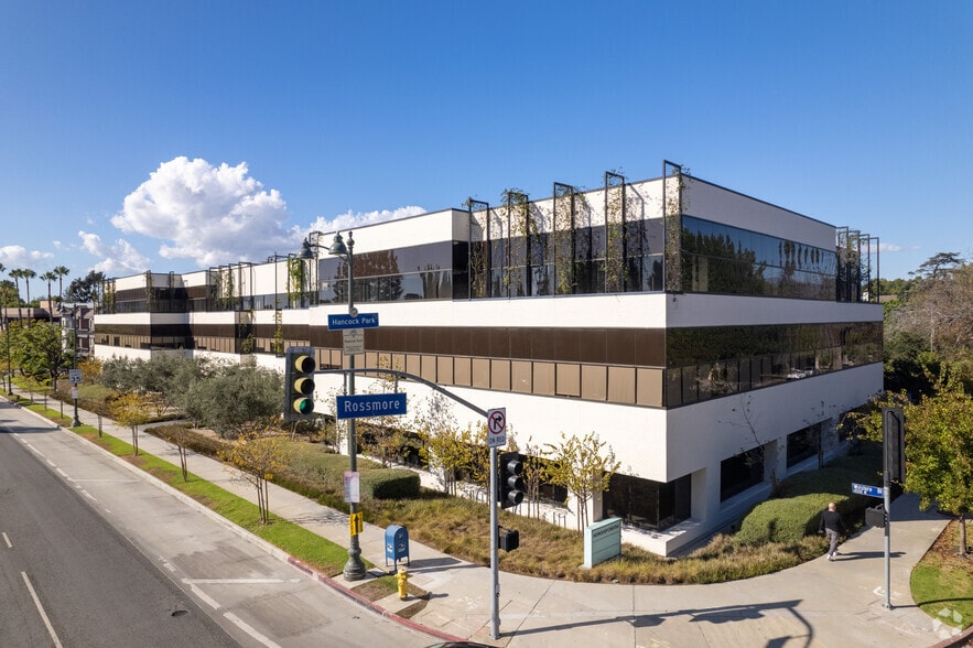 4525 Wilshire Blvd, Los Angeles, CA à louer - Photo de l’immeuble – Image 3 sur 9