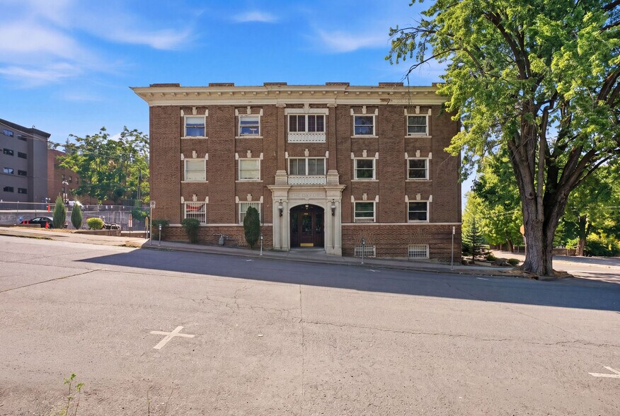702 S Bernard, Spokane, WA à vendre - Photo de l’immeuble – Image 1 sur 35