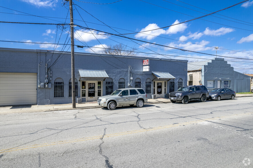 1420 N Austin St, Seguin, TX à louer - Photo de l’immeuble – Image 3 sur 5