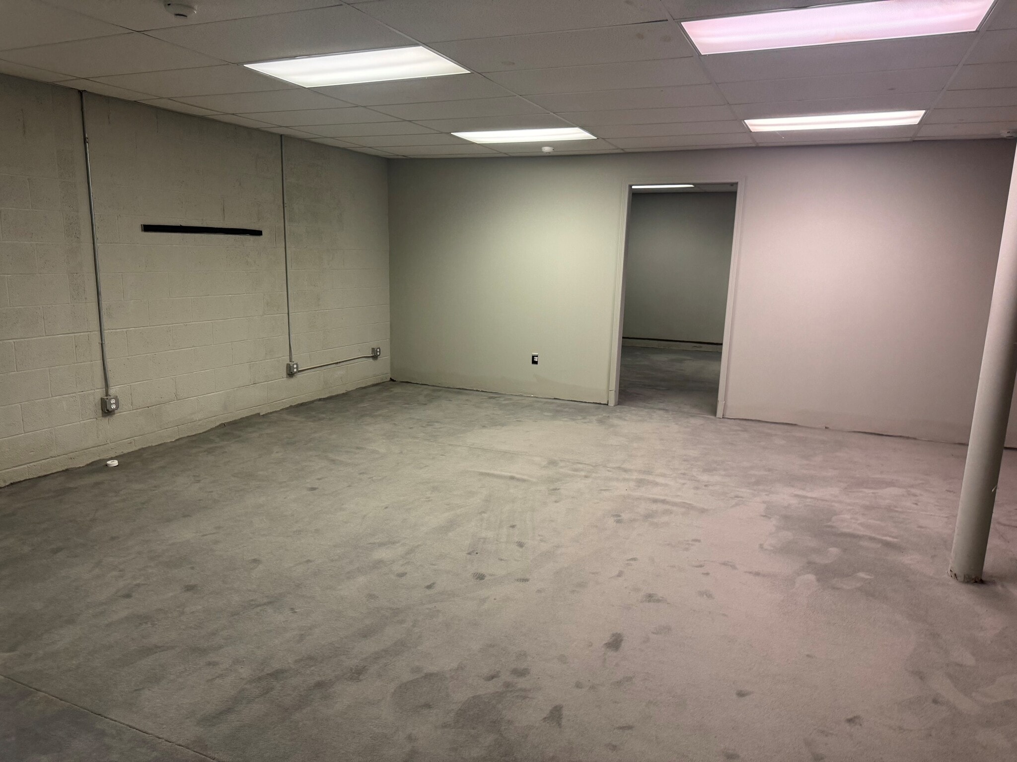 24435 Halsted Rd, Farmington Hills, MI à vendre Photo intérieure– Image 1 sur 3