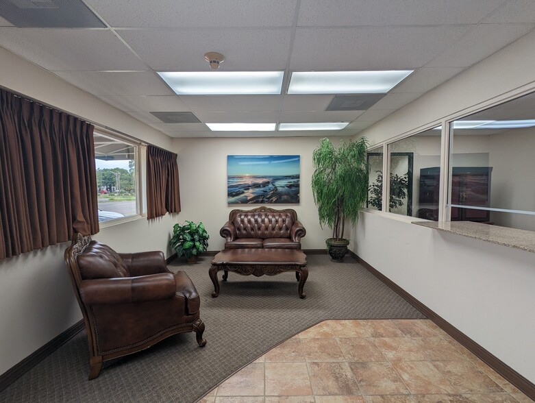 2660 Sweetgum Ln, Beaumont, TX à vendre - Photo de l’immeuble – Image 2 sur 25