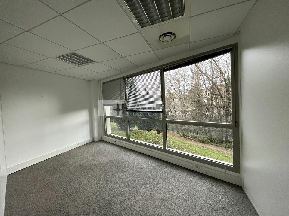 Bureau dans Écully à louer Photo de l’immeuble– Image 1 sur 11